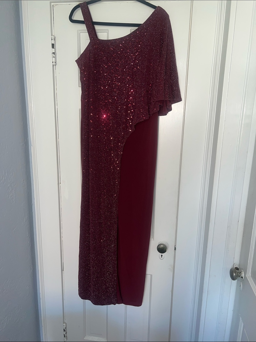 R&M Richards Burgundy Sparkle Overlay Formal Jumpsuit Wide Leg Evening Cocktail